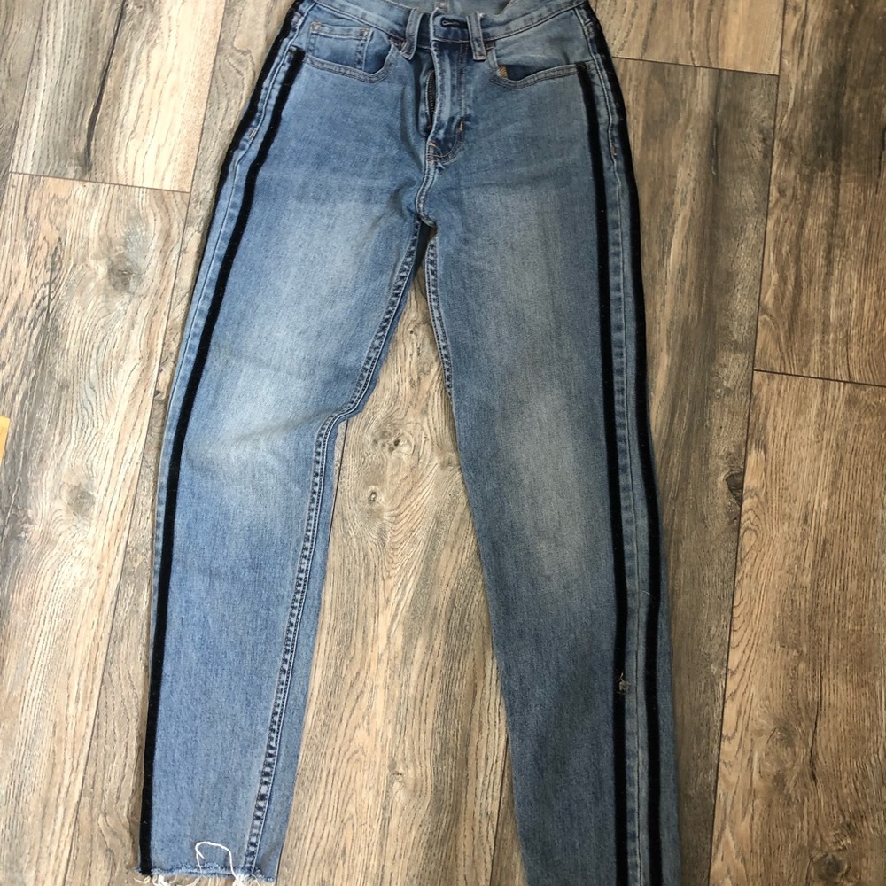 Mom jeans with stripes on side